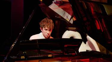 006-z7a041085__lr_original