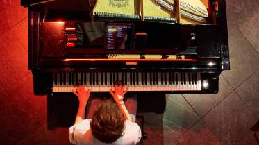 009-z7a041061__lr_original