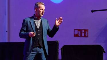 027-z7a041228__lr_original