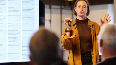 021-z7a042695__lr_original