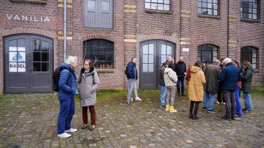 028-z7a042729__lr_original